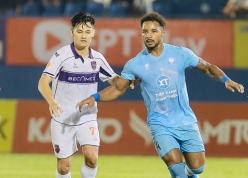 Xuân Son 'tàng hình', HLV Nam Định tiết lộ lý do bất ngờ