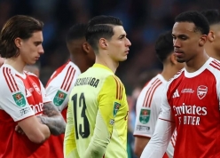 NÓNG: 2 sao Arsenal nguy cơ không có huy chương vô địch Ngoại hạng Anh