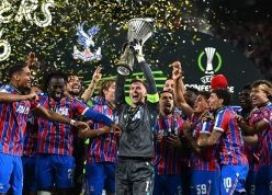 Chương sử chói lọi: Crystal Palace thâu tóm 3 cúp, Glasner bay vào bất tử