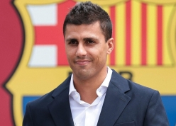 Ngôi sao Barcelona nói 1 câu khiến CĐV phát sốt vì Rodri