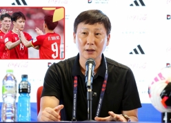 HLV Kim Sang Sik: 'Giới hạn của Đình Bắc là bầu trời'