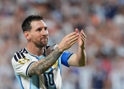 Hậu vệ Benin thề với mẹ 1 điều khi đá trận Messi chia tay Argentina