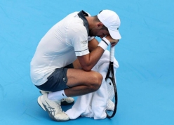 Djokovic gặp sự cố đáng lo, thua sốc ngay trận đầu tại Cincinnati