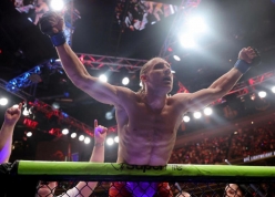 Huyền thoại UFC nổi giận vì luật ‘vô lý’ khiến 3 ngôi sao gặp họa sau UFC 329