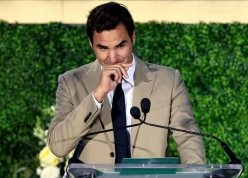 “Đây không phải lời tạm biệt”: Roger Federer nghẹn ngào trong ngày ghi danh vào Sảnh Danh vọng