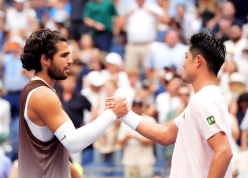 Alcaraz thắng dễ niềm tự hào Trung Quốc, thẳng tiến vòng 4 US Open