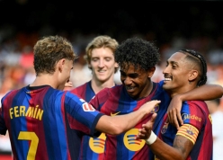Bộ ba Barca ghi bàn tốt nhất sau gần 70 năm, Flick vẫn đòi mua thêm tiền đạo