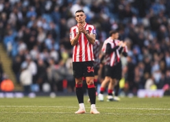 Dùng giấy tờ giả khi khoác áo Arsenal, ngôi sao World Cup đối diện nguy cơ nhận án tù