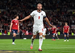 Đúng ngày Messi chia tay ĐTQG, Harry Kane bất ngờ nhắc tới câu chuyện Quả bóng vàng