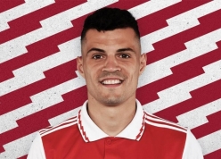 CHÍNH THỨC: Cựu đội trưởng Arsenal lĩnh án phạt vì dùng giấy tờ giả