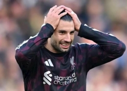 Thắng Brentford, Liverpool trả giá bằng chấn thương của 2 trụ cột