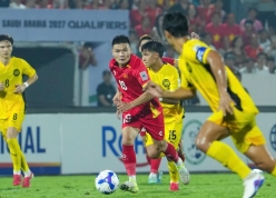 Quang Hải báo tin dữ cho HLV Kim Sang Sik