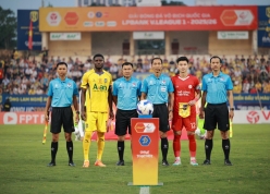Vì sao các đội bóng V-League liên tục đòi trọng tài ngoại?