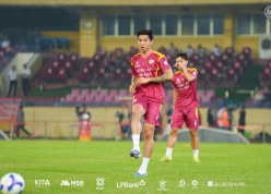 Đoàn Văn Hậu nhận tin buồn sau trận đấu căng thẳng