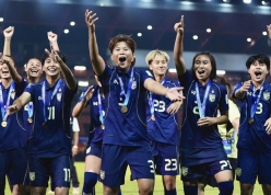 Vừa vô địch giải FIFA, tuyển Thái Lan nhận thưởng 'khủng' từ Madam Pang