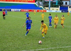 Bích Thùy lập hat-trick, Thái Nguyên T&T ngược dòng không tưởng