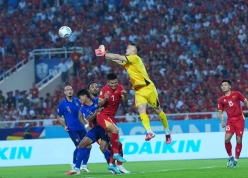 Thủ môn hay nhất AFF Cup đối mặt thử thách lớn ở ĐT Việt Nam
