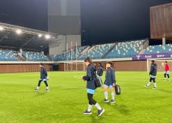 ĐT nữ Việt Nam làm điều không thể thiếu trước trận gặp Trung Quốc