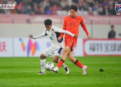 CĐV Trung Quốc đồng loạt phản ứng khi hòa cực khó tin U23 Thái Lan