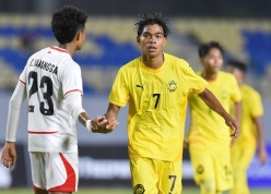 CĐV Malaysia liên tục réo tên Việt Nam sau khi thắng bất ngờ Indonesia