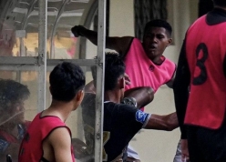 Thần đồng Indonesia xin lỗi sau khi đá đối phương như phim chưởng