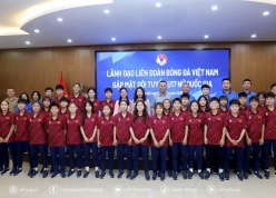 U17 nữ Việt Nam nhận doping tinh thần từ lãnh đạo VFF