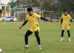 CHÍNH THỨC: Thủ môn cao nhất lịch sử bị loại ở tuyển Việt Nam