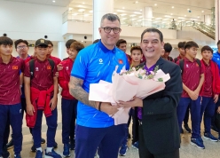 HLV Brazil nói lời gan ruột khi trở về nước cùng U17 Việt Nam