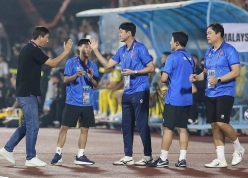 Chia tay ĐT Việt Nam, HLV Hàn Quốc làm trợ lý cho thầy Park