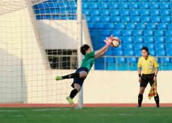Đội của Huỳnh Như vào chung kết sau loạt penalty nghẹt thở