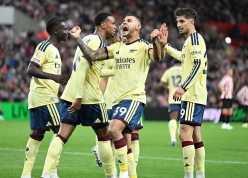 Arsenal tiếp tục thăng hoa, thắng dễ Sunderland để lên đầu bảng