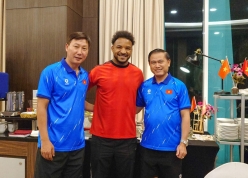 Xuân Son đã về nước, tiếp tục điều trị chấn thương