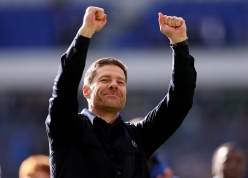 Xabi Alonso lên tiếng sau chấn thương đáng sợ của Emiliano Martínez