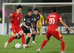 Vừa thắng U23 Hàn Quốc, HLV Kim Sang Sik nhận tin cực buồn về Đình Bắc