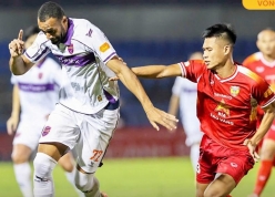 Liên tục bỏ lỡ, Hà Tĩnh hoà bạc nhược Becamex TPHCM ngay trên sân nhà