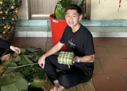 Trung vệ Nhật Minh gây sốt dịp Valentine