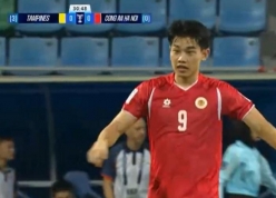 VAR từ chối bàn thắng của Đình Bắc