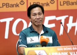 HLV HAGL tiếc nuối khi thua ngược Ninh Bình trên sân nhà