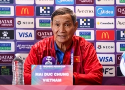 HLV Mai Đức Chung: 'ĐT Việt Nam phải tiếp tục chiến đấu'