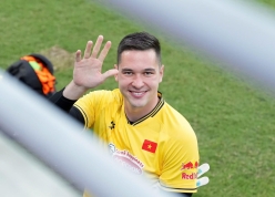 Thủ thành Việt kiều Filip Nguyễn cán cột mốc lịch sử ở Việt Nam