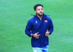 HLV Kim Sang Sik nói thẳng khả năng Xuân Son đá chính trước Bangladesh