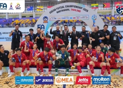 ĐT Thái Lan 17 lần vô địch Đông Nam Á, HLV trưởng vỡ òa cảm xúc