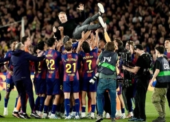 Barcelona đăng quang và vết nứt của Real Madrid
