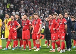 Giấc mơ 122 năm của Freiburg tan vỡ chỉ sau một đêm