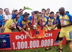 Nhìn lại chức vô địch gây tranh cãi nhất lịch sử V-League