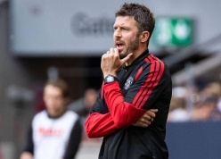MU nhận tin dữ trước ngày khai màn Premier League, HLV Carrick đau đầu