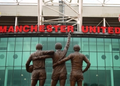 MU bất ngờ đón tin vui trên hàng công trước thềm Premier League