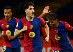 Chàng sinh viên của Barca: Sáng đi học, tối đá Champions League