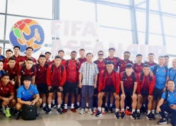 Vừa đến Indonesia, 2 tuyển thủ Việt Nam bất ngờ 'gặp sự cố' vì cốc cà phê