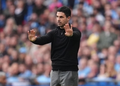 Hàng thủ lại báo tin buồn, Arsenal lao đao trước cuộc đua vô địch